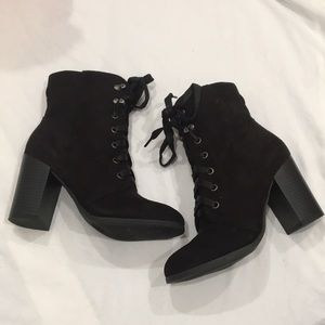 SOLD Black suede lace up booties!